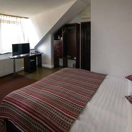 Knyazha Hora Hotel 卡尼夫 客房 照片